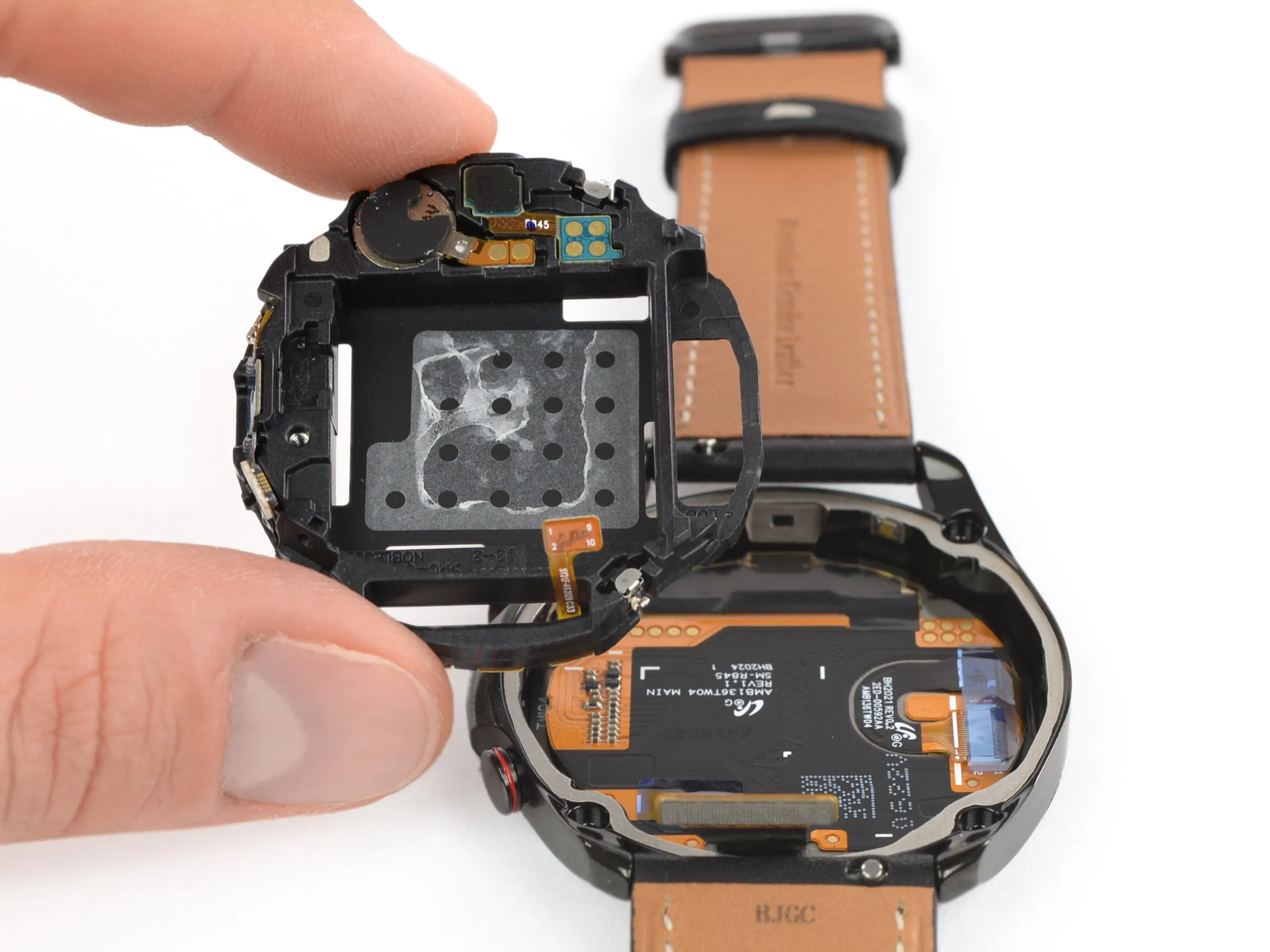 Samsung Galaxy Watch3 Teardown: шаг 8, изображение 2 из 3