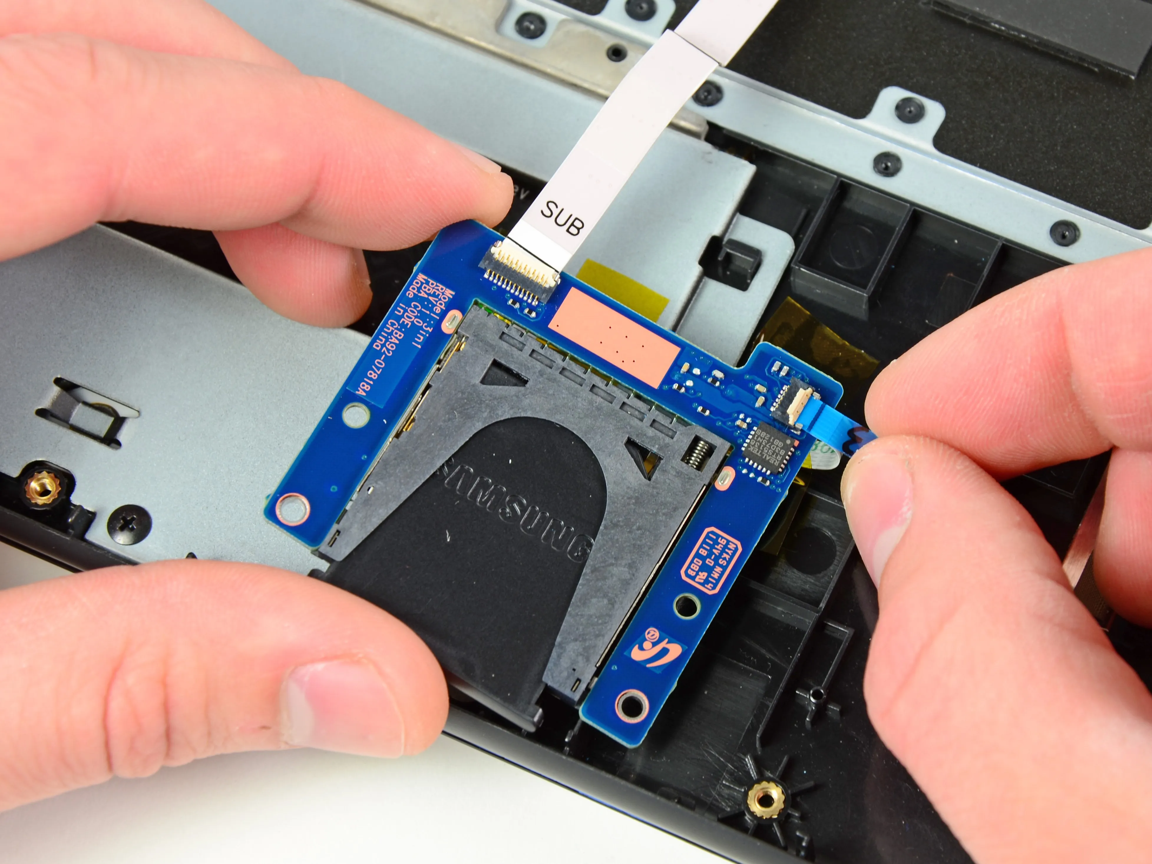 Samsung Series 5 3G Chromebook Teardown: шаг 14, изображение 3 из 3