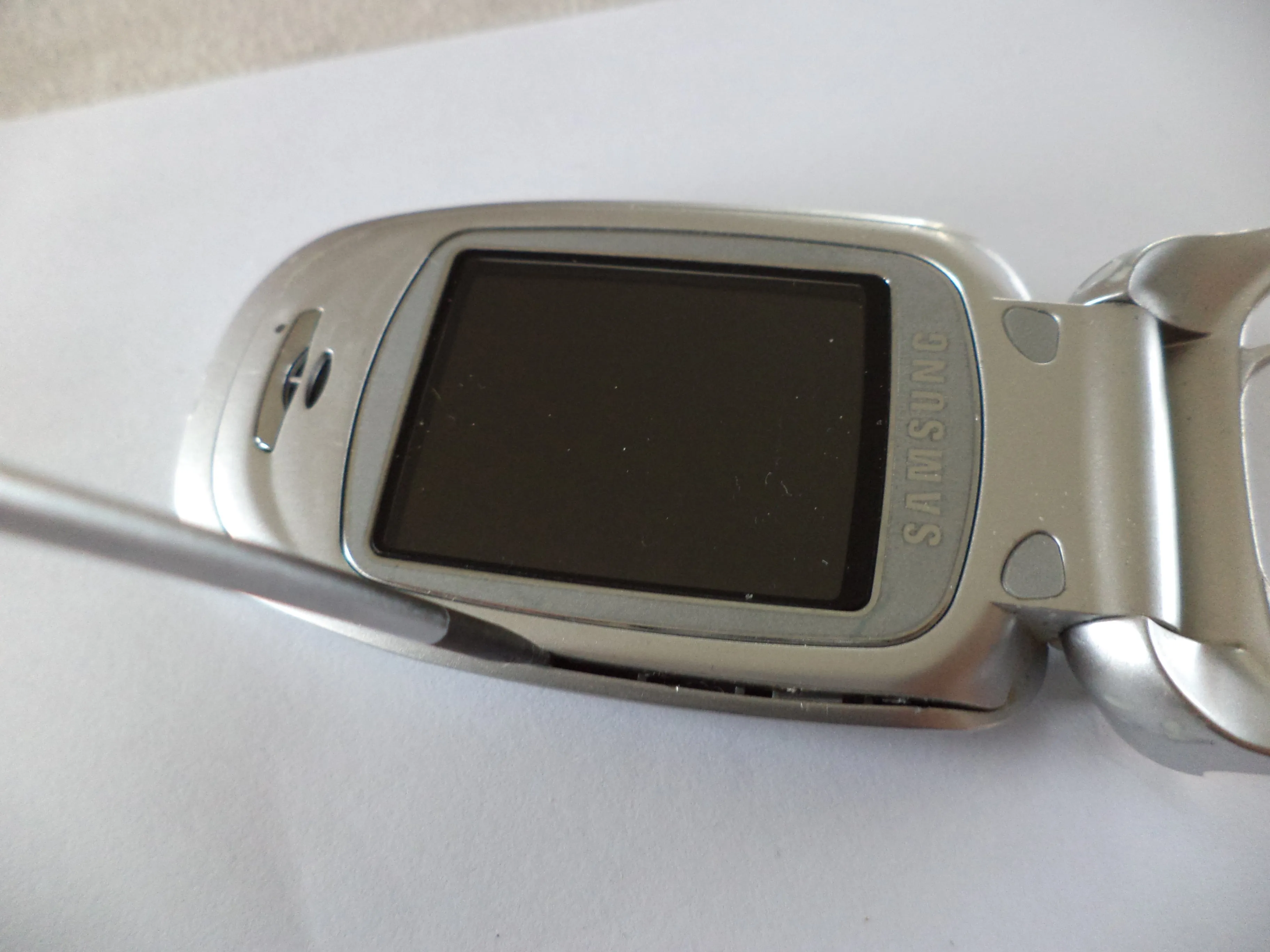 Разборка Samsung SGH-X450: шаг 6, изображение 1 из 2