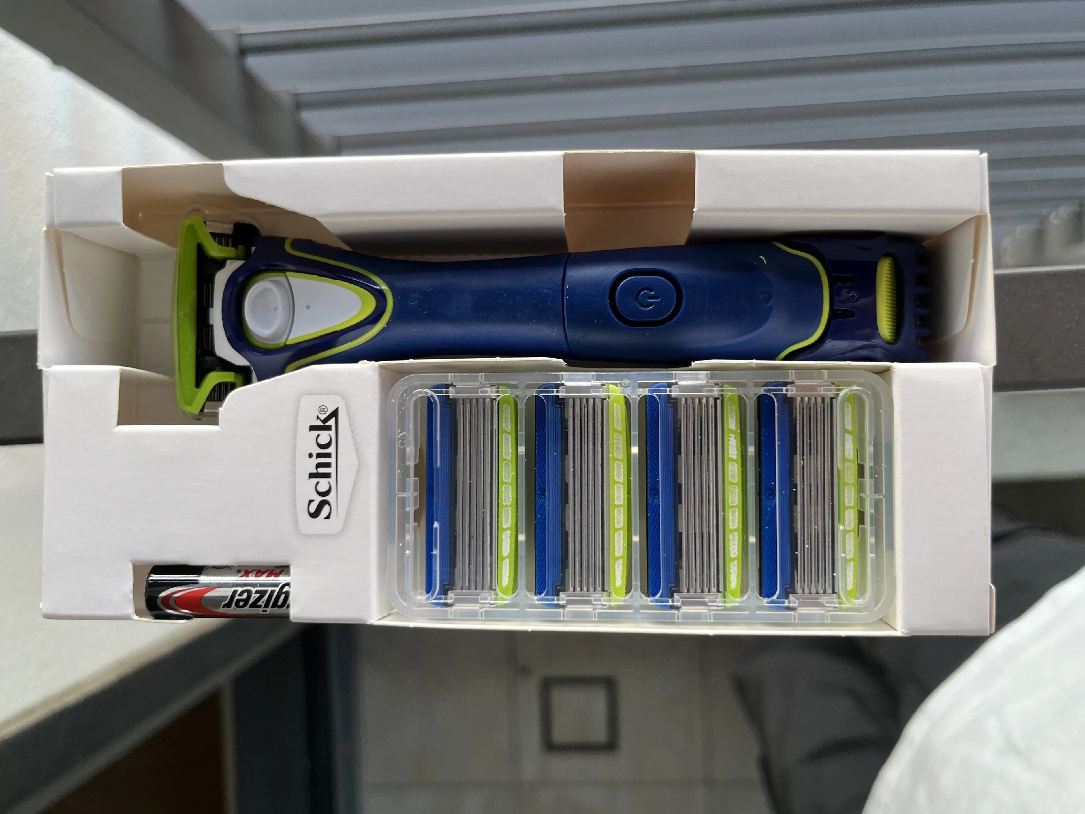 Schick Hydro 5 Groomer Kit 4 В 1 Power Trimmer Teardown, GroomerKit Обзор: шаг 1, изображение 2 из 2