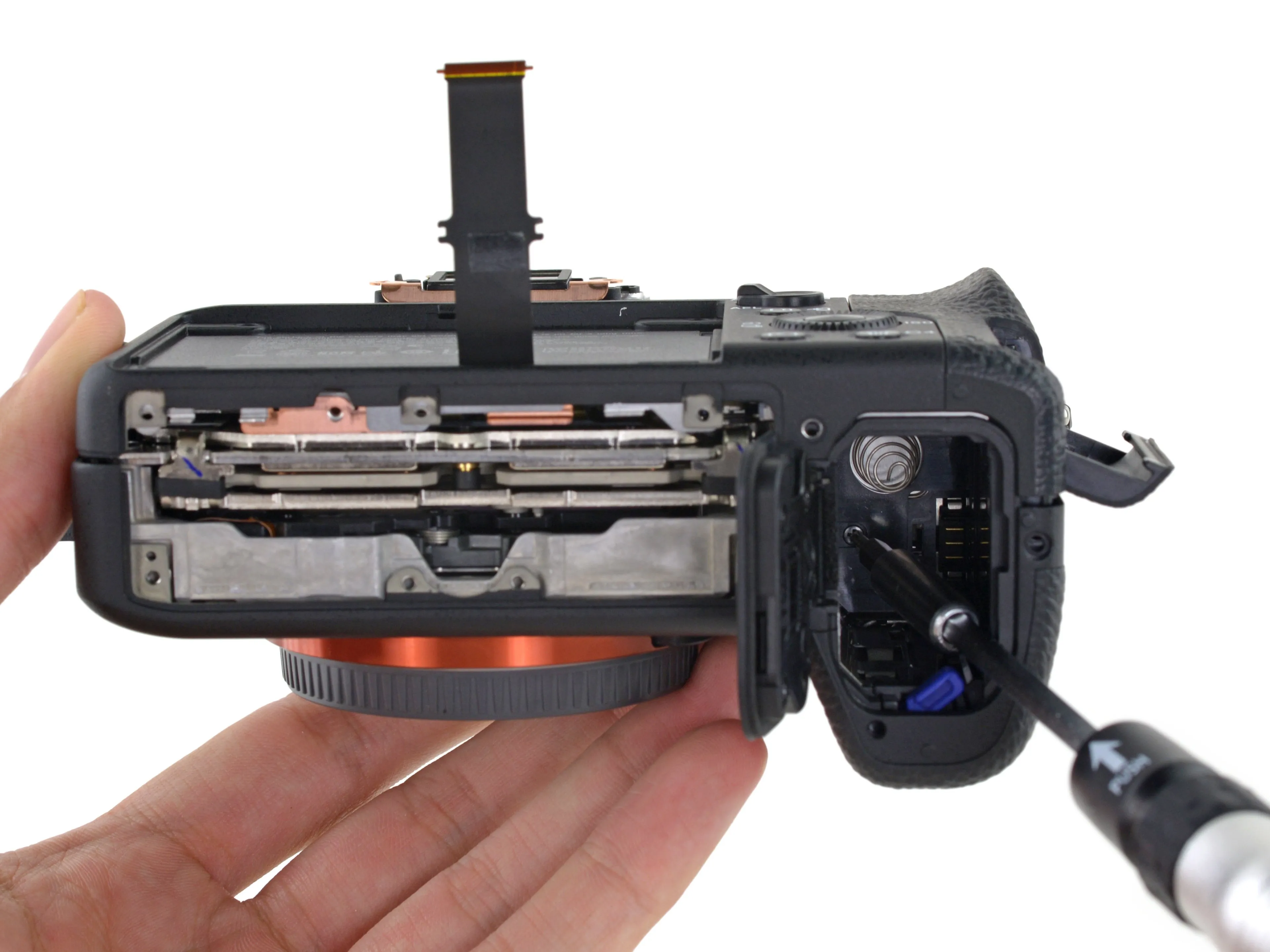 Sony a7R II Teardown: шаг 8, изображение 3 из 3