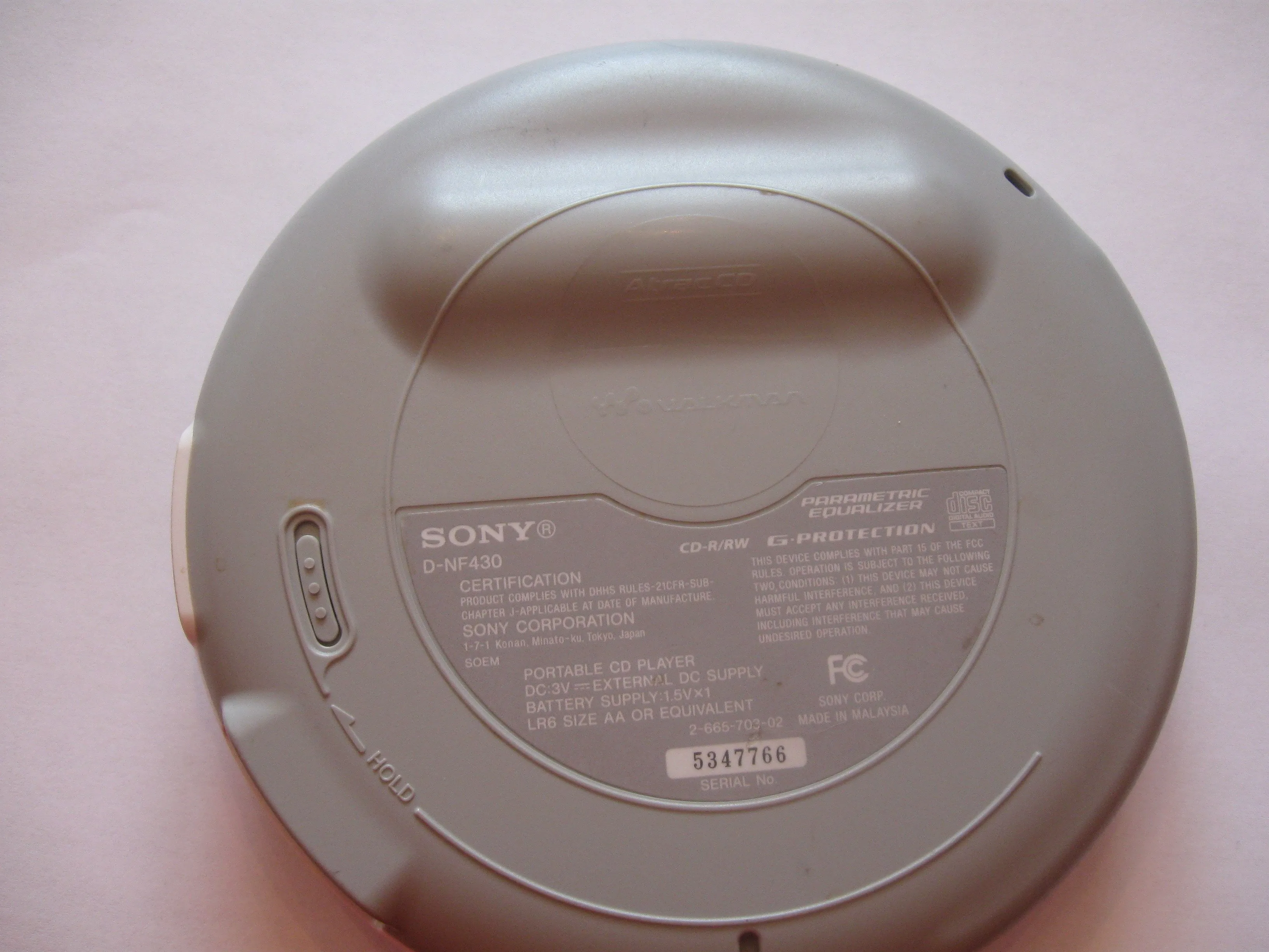 Sony CD Walkman D-NF430 Разборка, Sony CD Walkman D-NF430 Разборка: шаг 1, изображение 2 из 2