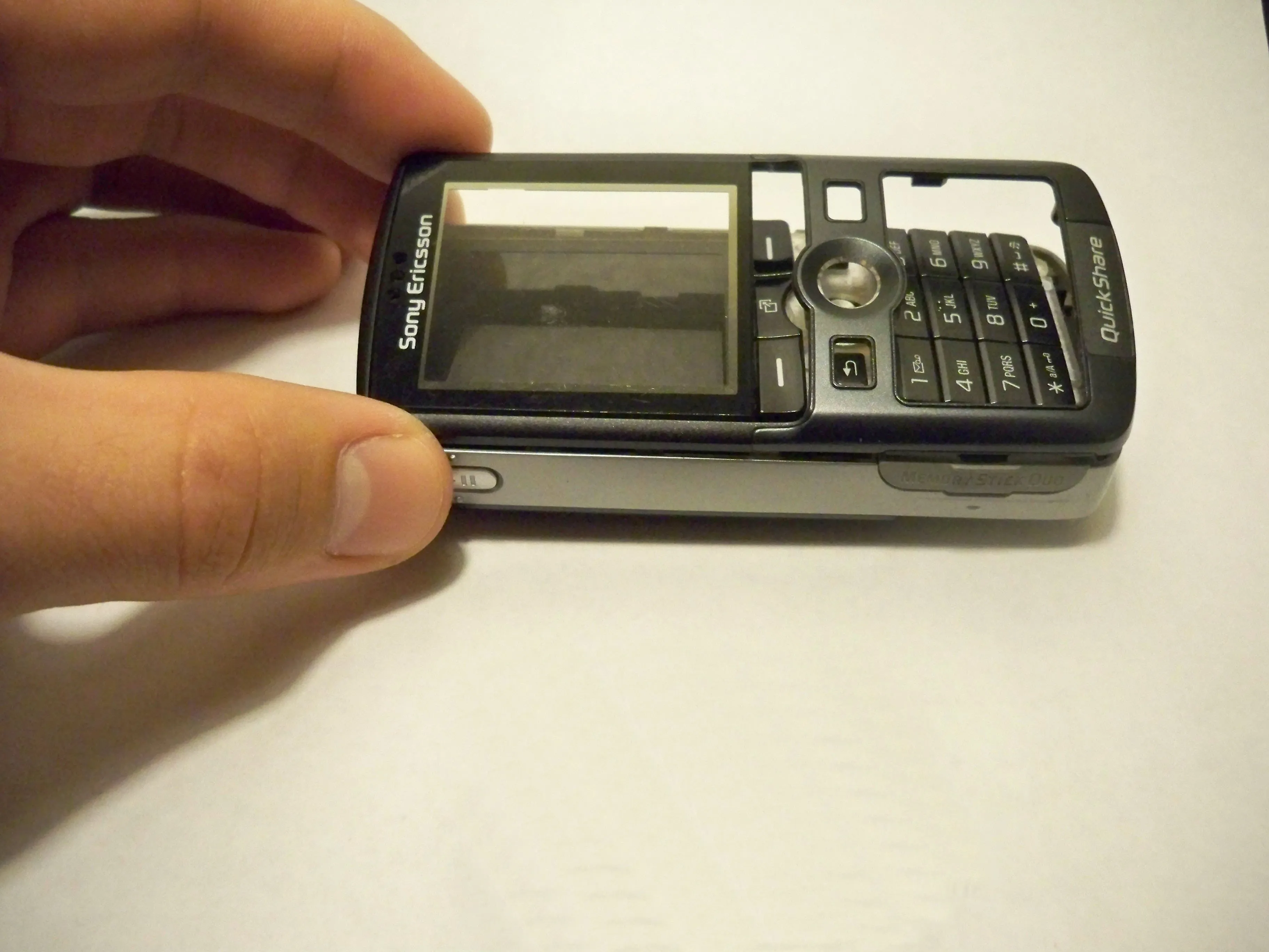 Разборка Sony Ericsson K750i: шаг 6, изображение 1 из 1