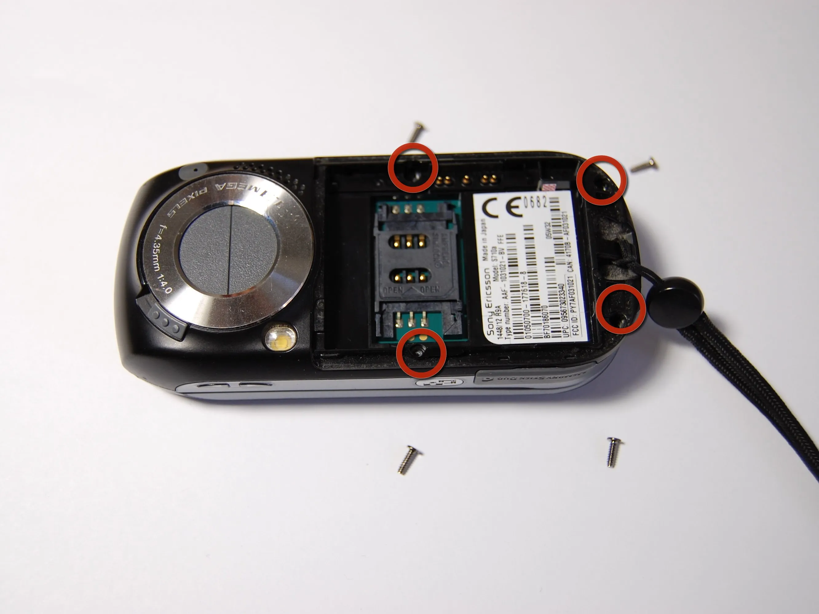 Разборка Sony Ericsson s710a, разборка Sony Ericsson s710a: шаг 4, изображение 1 из 1