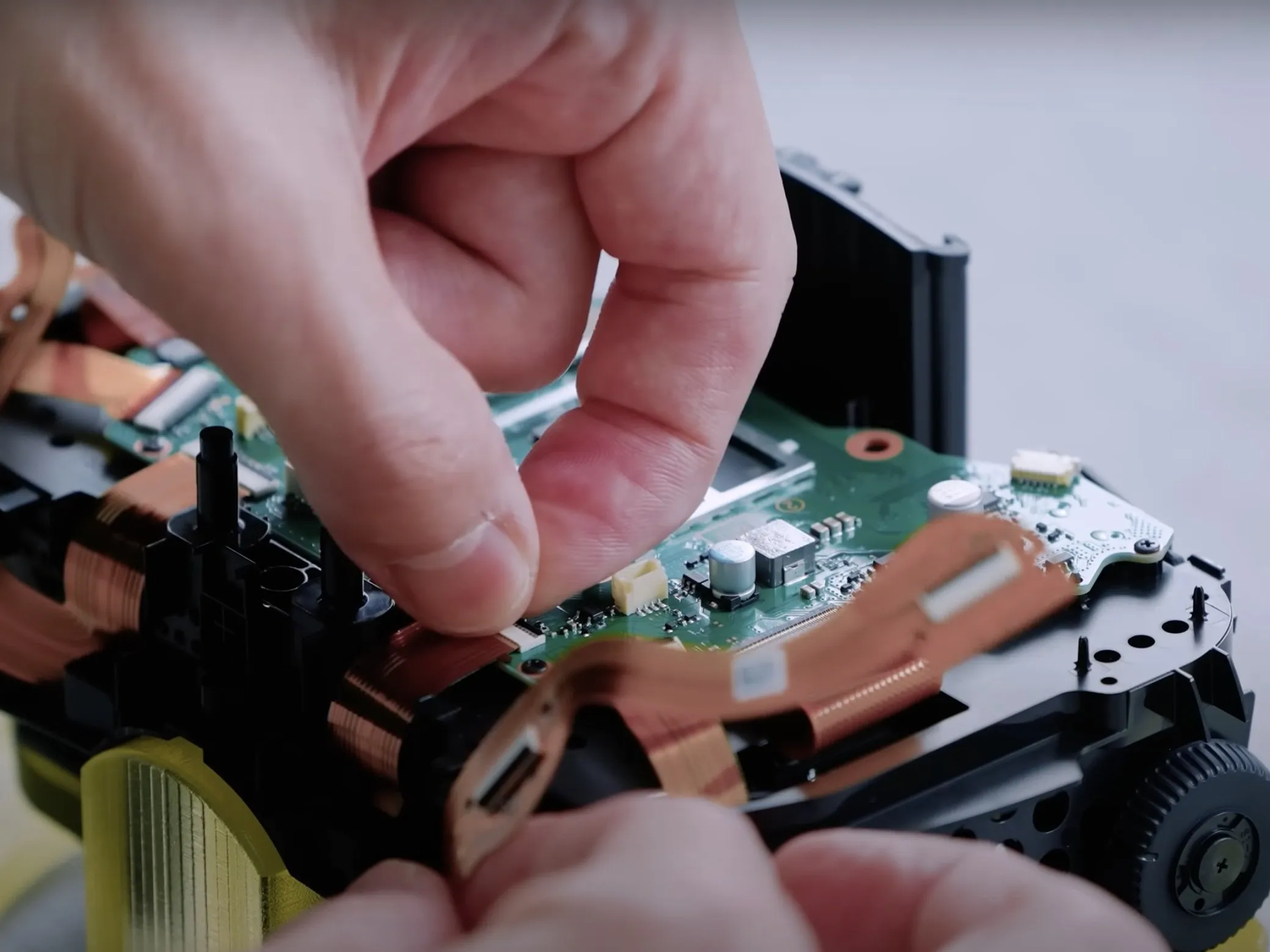 Sony's PlayStation VR2 Teardown: step 13, image 1 of 2