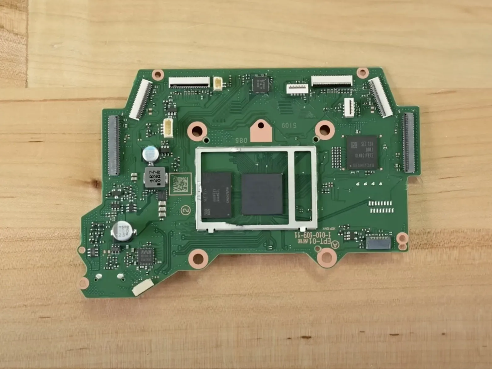 Sony's PlayStation VR2 Teardown: step 17, image 1 of 2