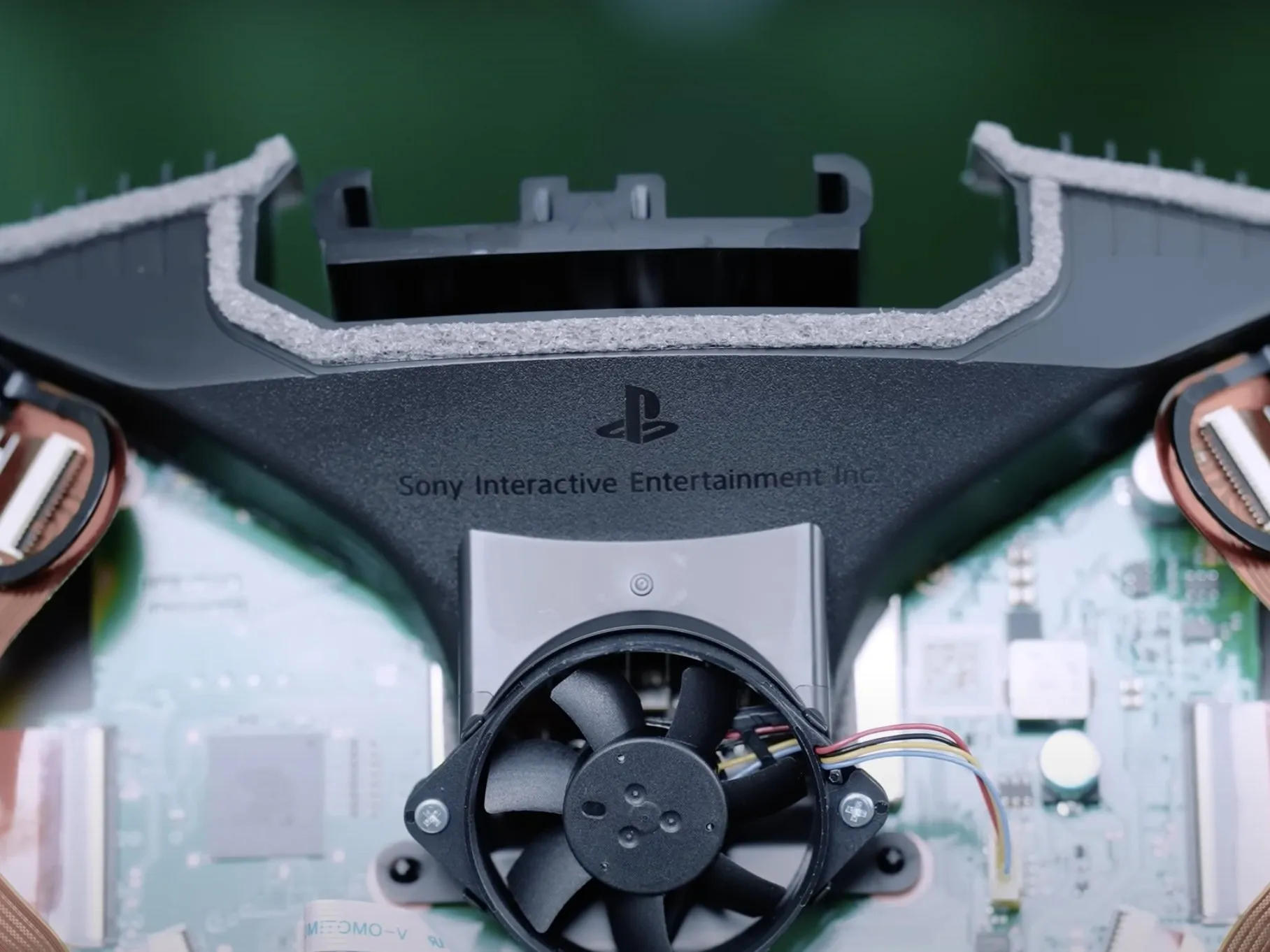 Sony's PlayStation VR2 Teardown: step 6, image 2 of 2