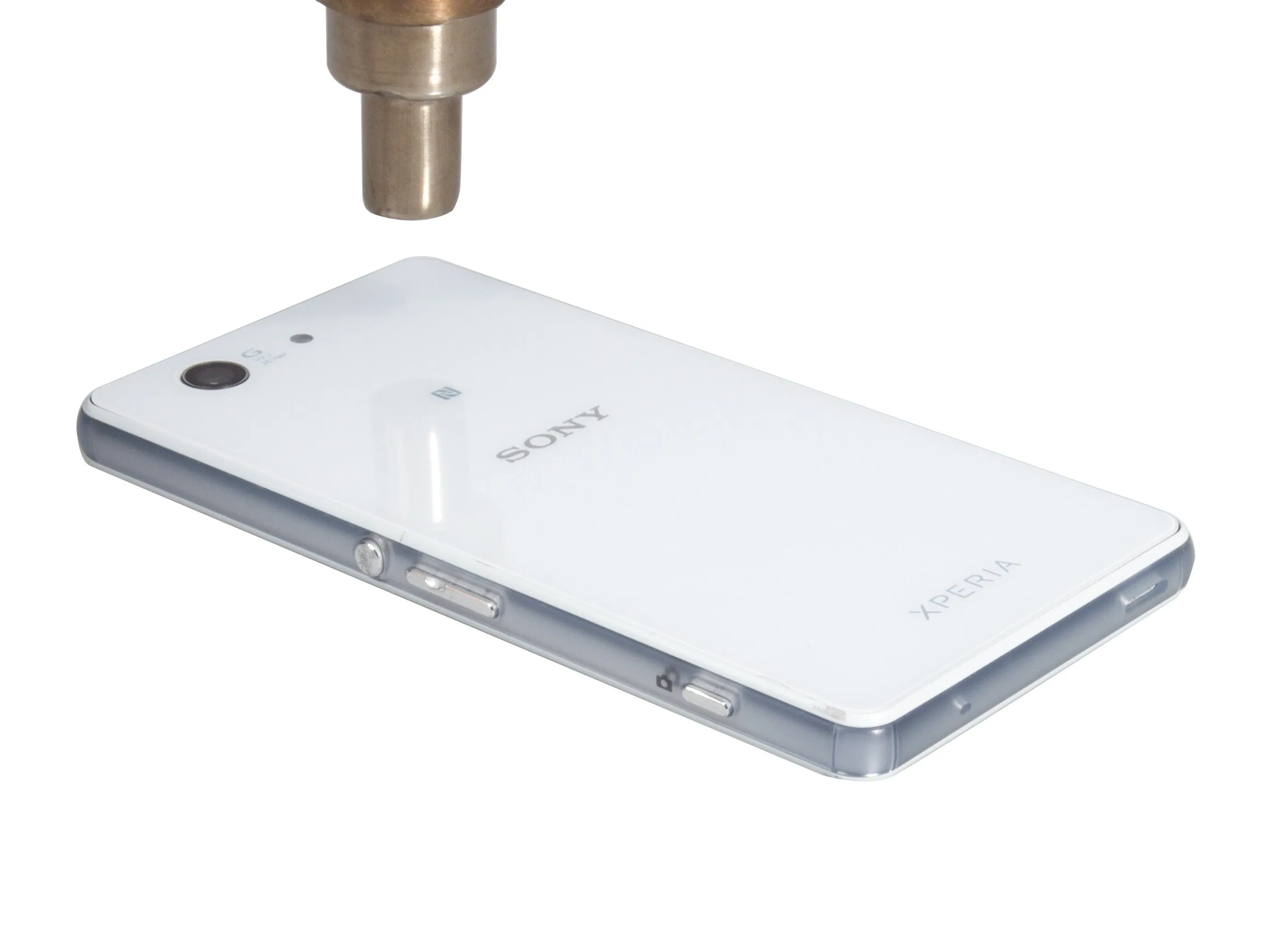 Разборка Sony Xperia Z3 Compact, снятие задней крышки: шаг 1, изображение 1 из 3