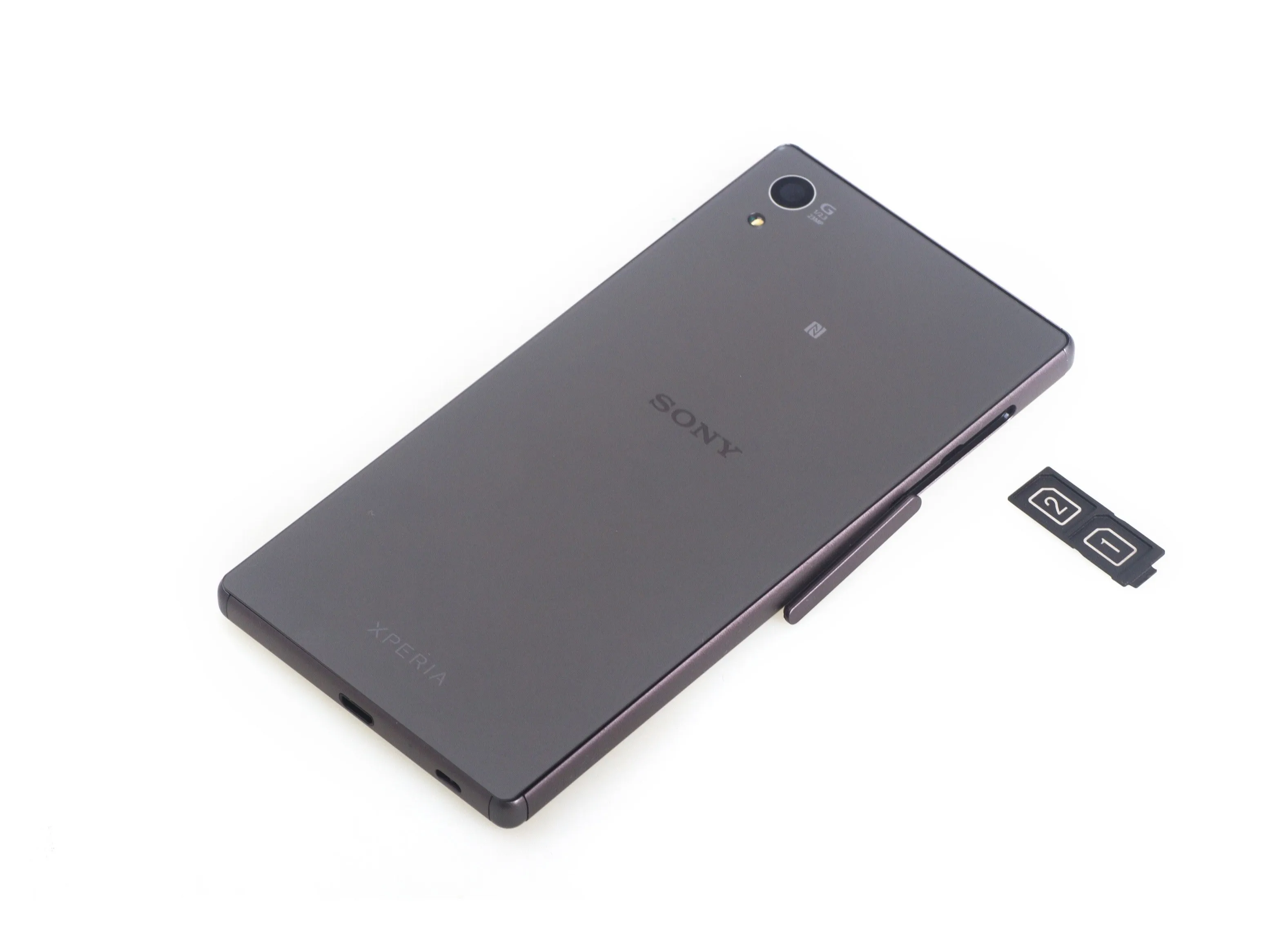 Sony Xperia Z5 Teardown, Sony Xperia Z5 Teardown: шаг 1, изображение 2 из 2