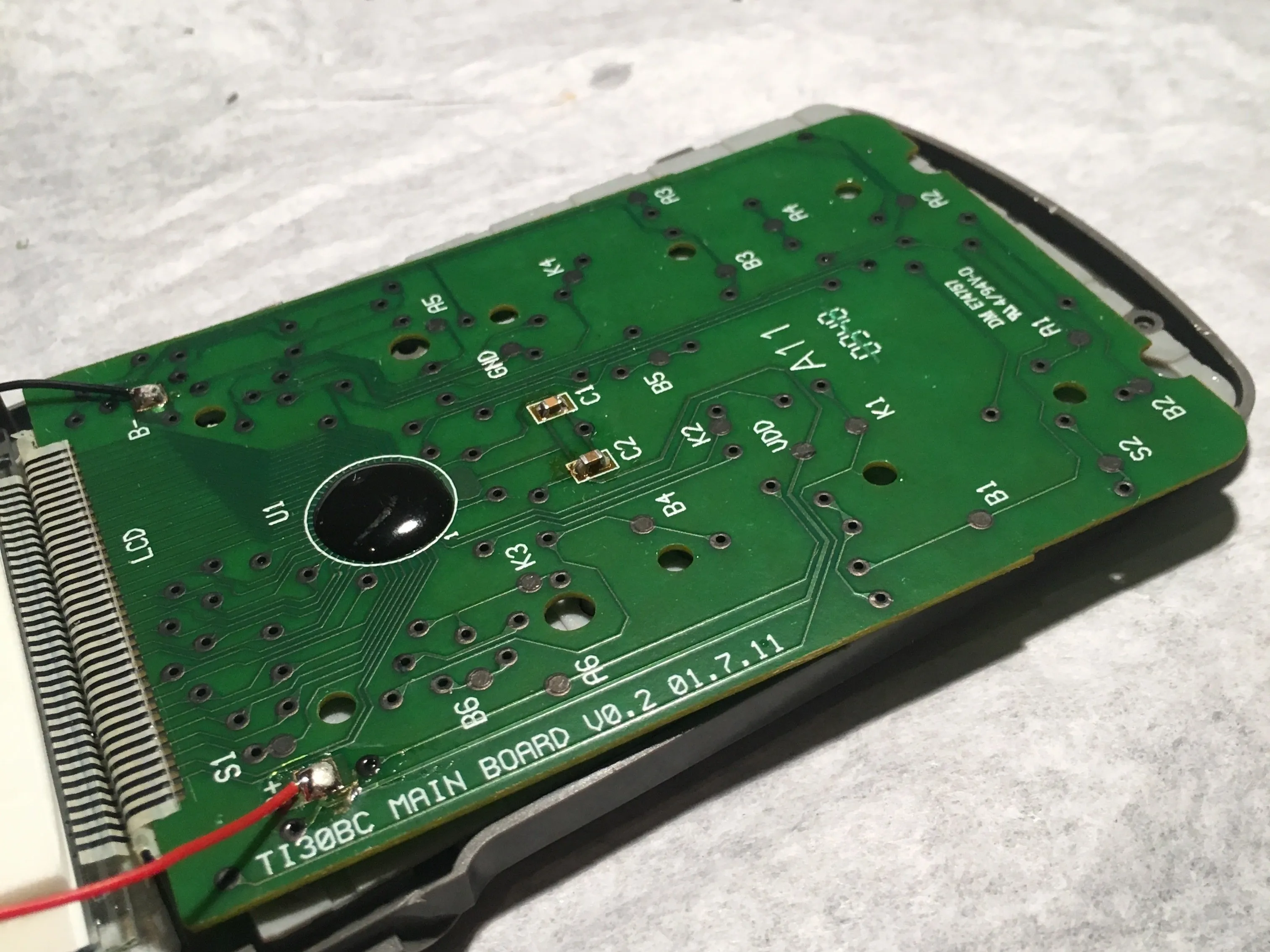 Texas Instruments TI-30Xa Teardown, вырвать плату из прищепок!: шаг 4, изображение 3 из 3