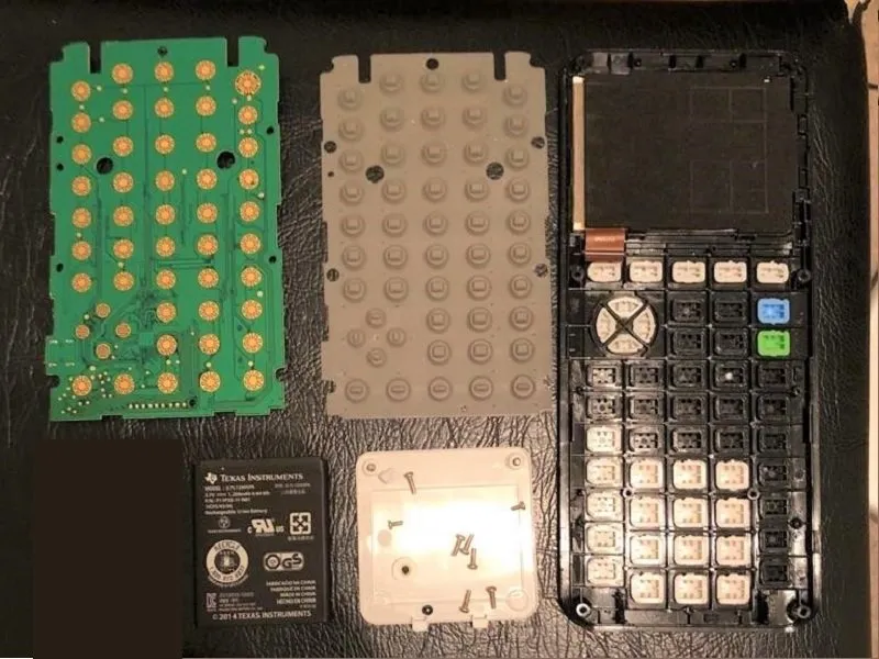 TI-84 Plus CE Teardown, детали & заключительные мысли.: шаг 6, изображение 3 из 3