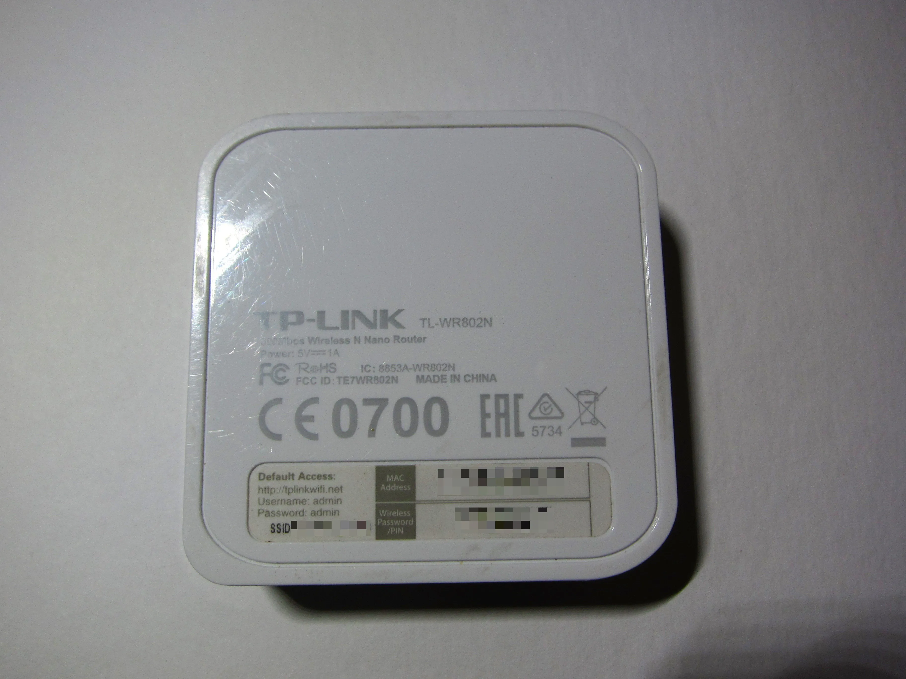 TP-Link TL-WR802N N300 Nano Router Teardown, TP-Link TL-WR802N N300 Nano Router Teardown: шаг 1, изображение 3 из 3