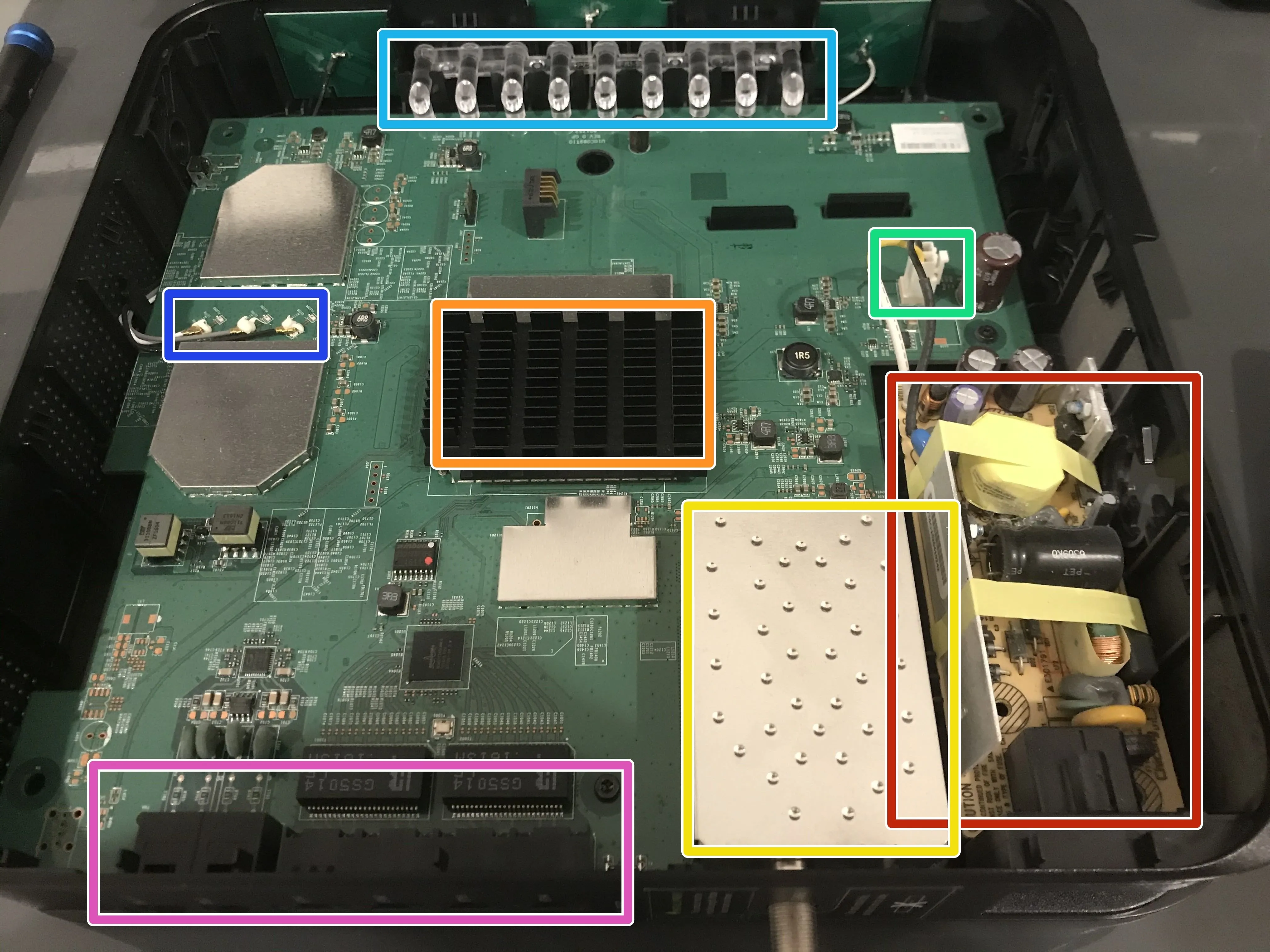 Разбор Ubee DVW23C: шаг 3, изображение 1 из 2