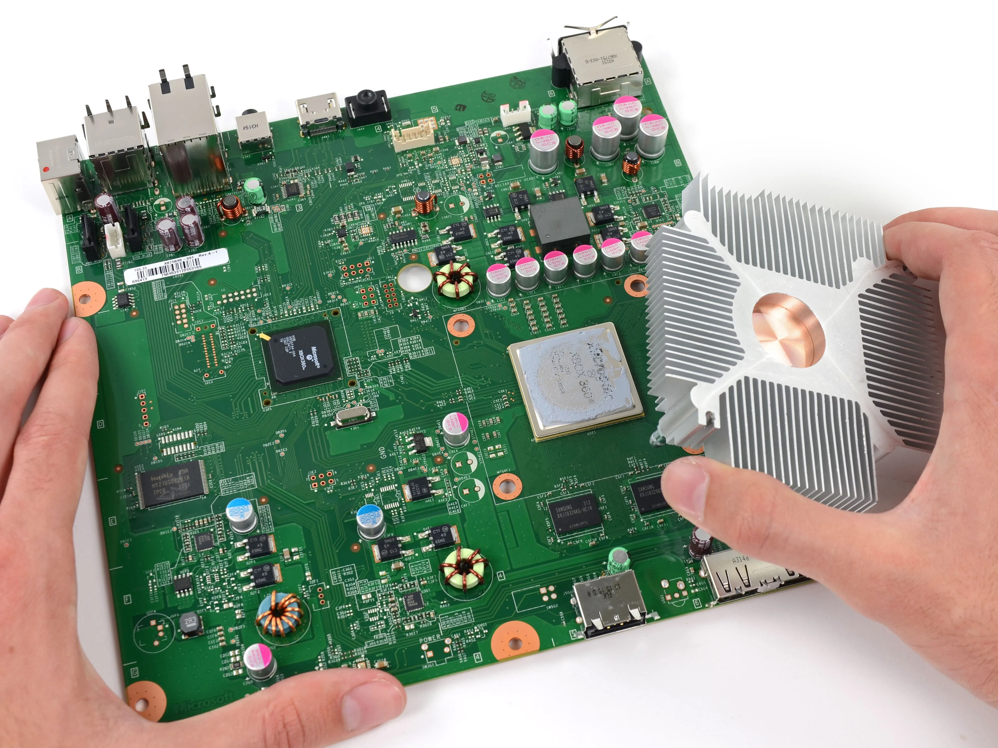 Xbox 360 E Teardown: шаг 13, изображение 3 из 3