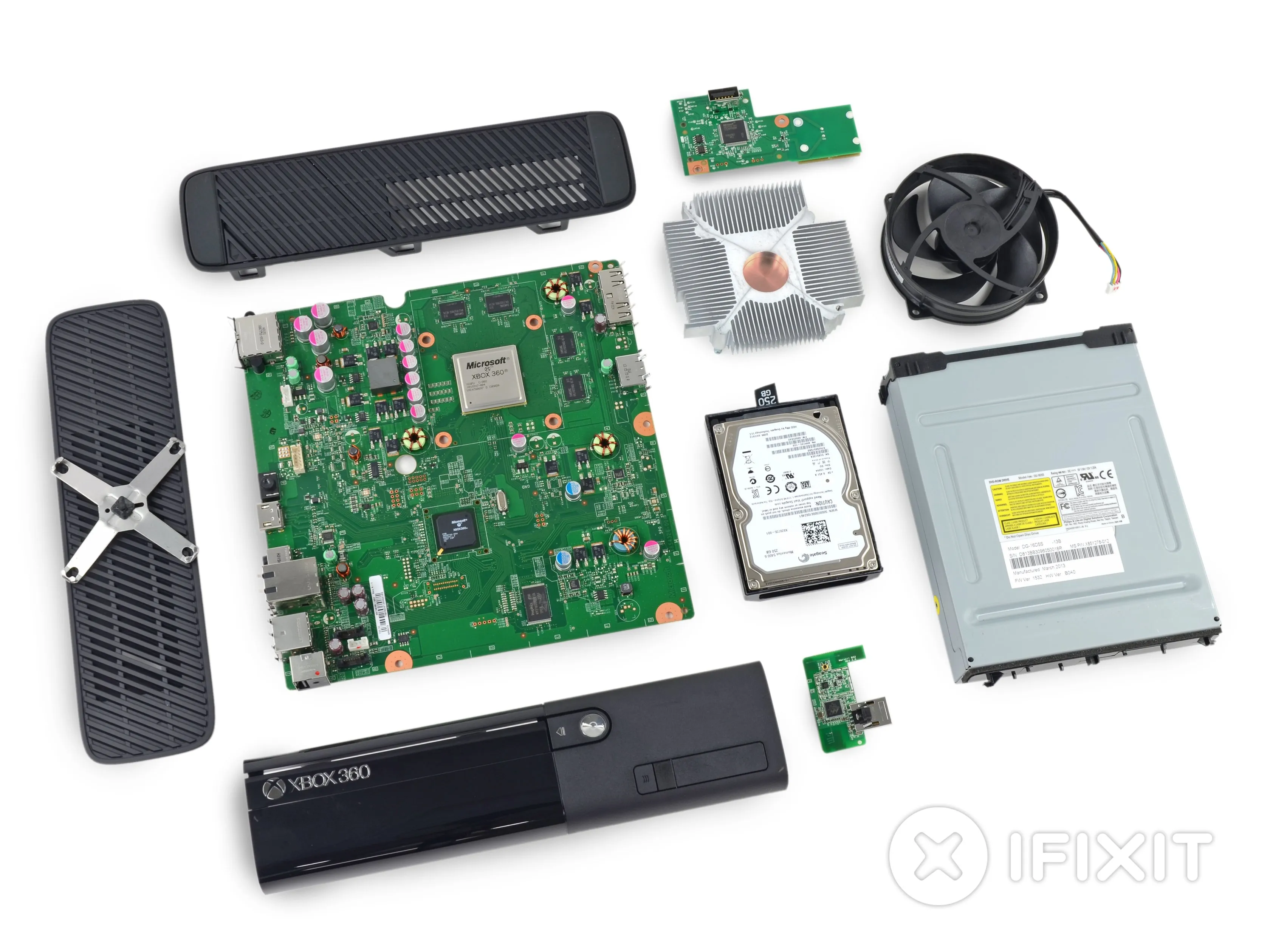 Xbox 360 E Teardown: шаг 15, изображение 1 из 2